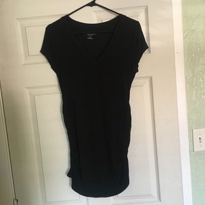 V-Neck Side Ruched Maternity Tee- Black Size S